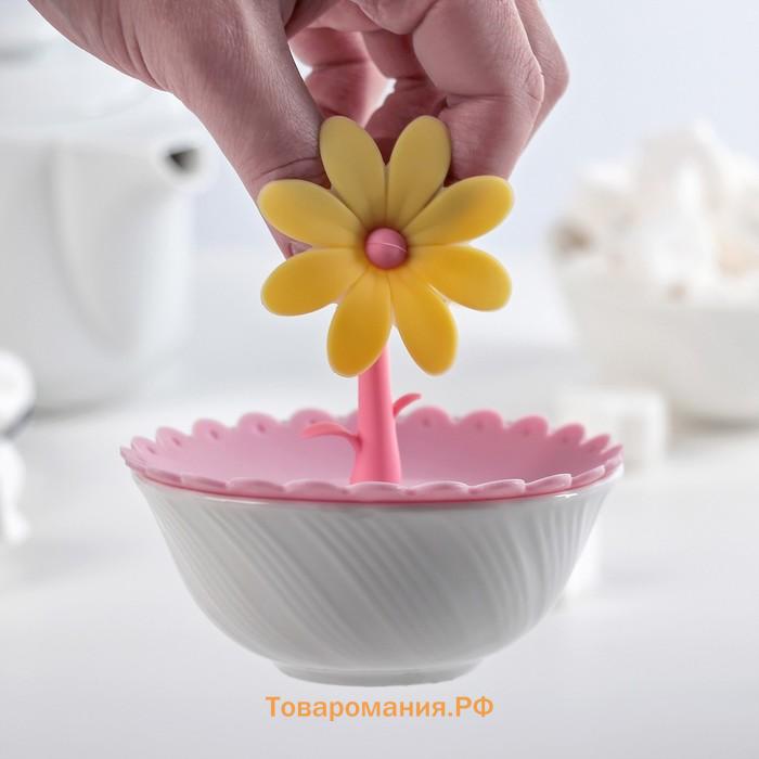 Крышка - непроливайка силиконовая  «Цветочек», d=10.5 см, розовая